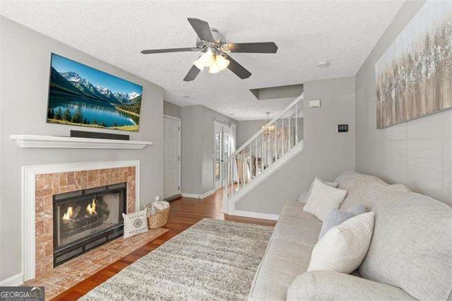 1061 Daventry Crossing, Woodstock, GA 30188