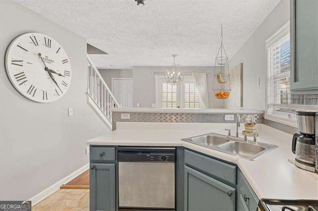 1061 Daventry Crossing, Woodstock, GA 30188