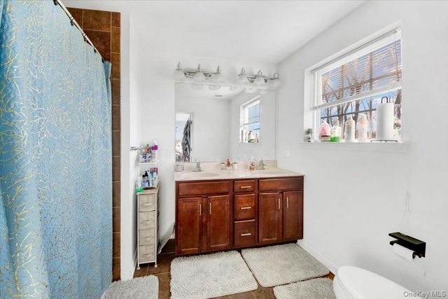 4 Kless Court, Middletown, NY 10940