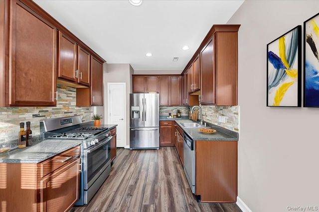 4 Kless Court, Middletown, NY 10940