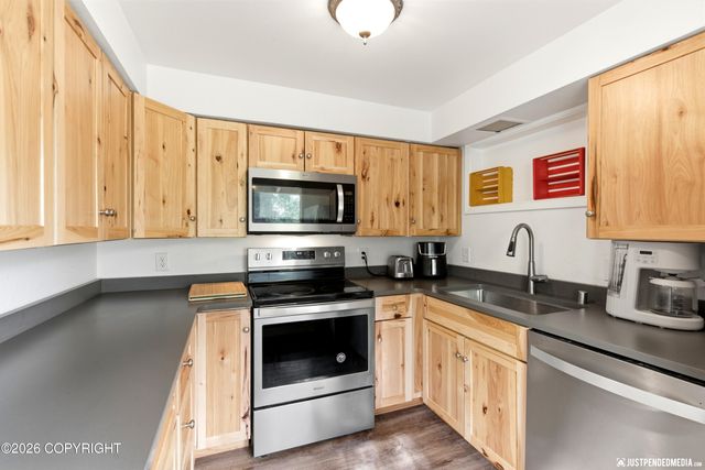 2913 Wentworth Street, Anchorage, AK 99508
