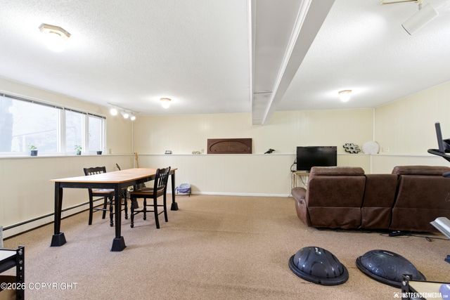 2913 Wentworth Street, Anchorage, AK 99508