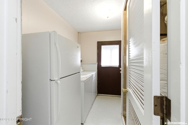 2913 Wentworth Street, Anchorage, AK 99508