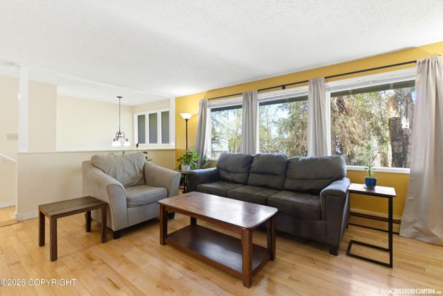 2913 Wentworth Street, Anchorage, AK 99508