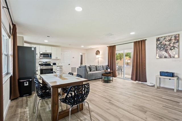 3015 VINSON AVENUE, Sarasota, FL 34232