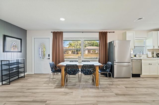 3015 VINSON AVENUE, Sarasota, FL 34232