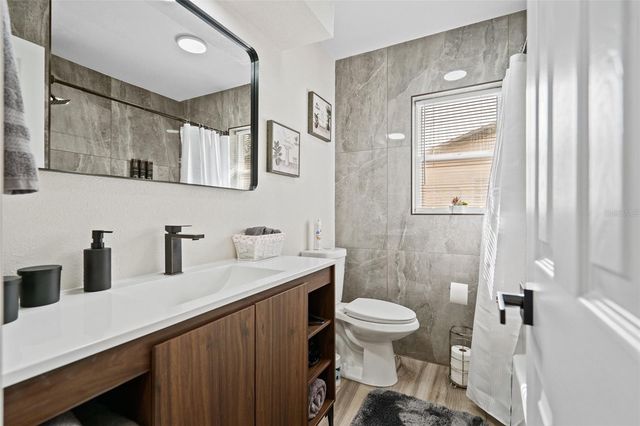 3015 VINSON AVENUE, Sarasota, FL 34232