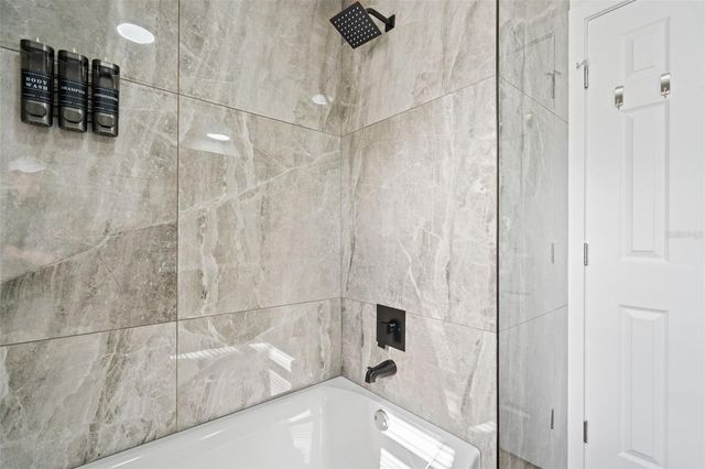 3015 VINSON AVENUE, Sarasota, FL 34232