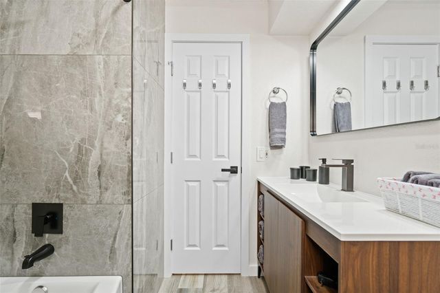 3015 VINSON AVENUE, Sarasota, FL 34232