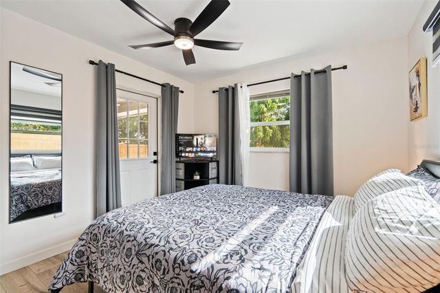 3015 VINSON AVENUE, Sarasota, FL 34232