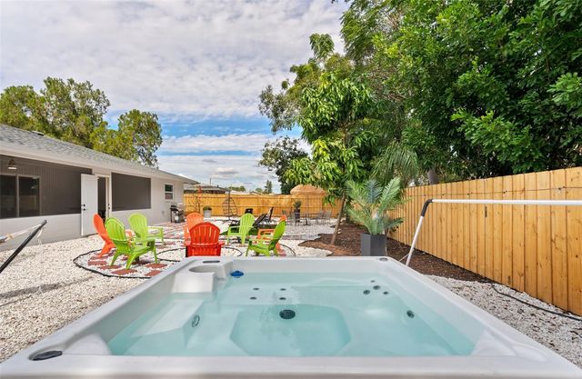 3015 VINSON AVENUE, Sarasota, FL 34232