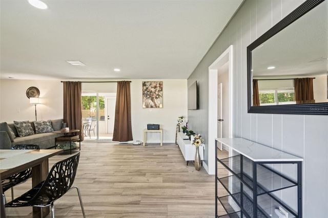 3015 VINSON AVENUE, Sarasota, FL 34232