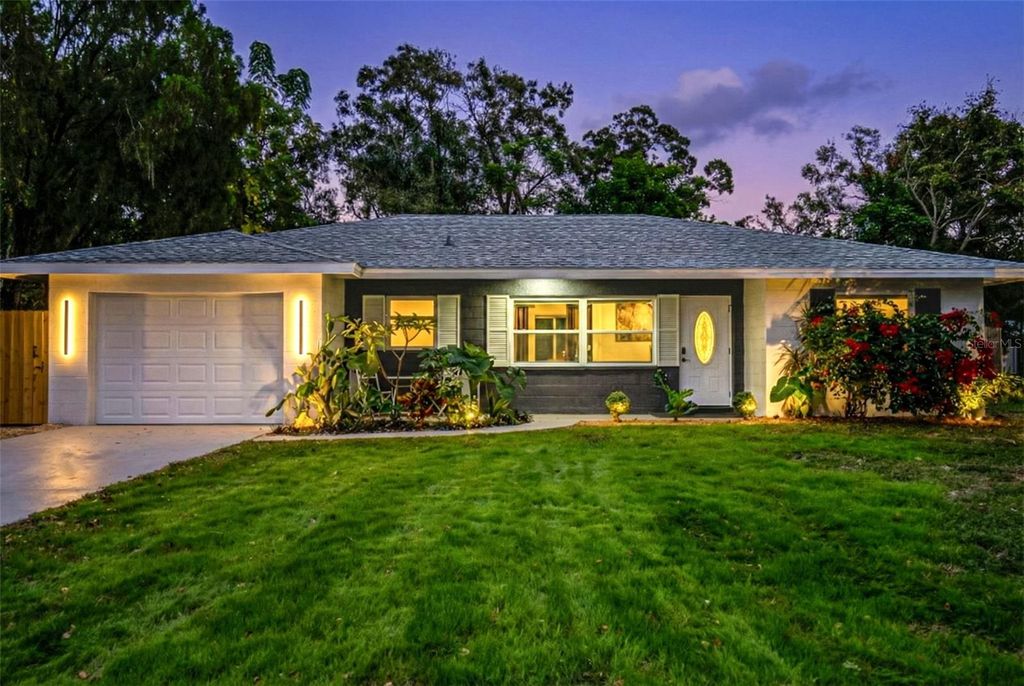 3015 VINSON AVENUE, Sarasota, FL 34232