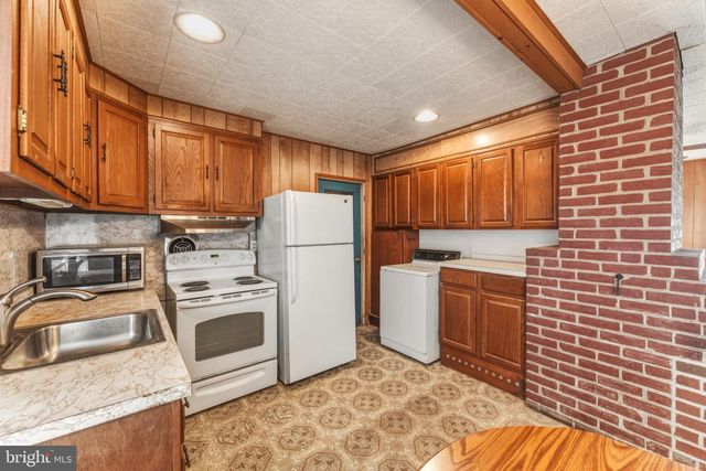 57 PALM LN, Levittown, PA 19054