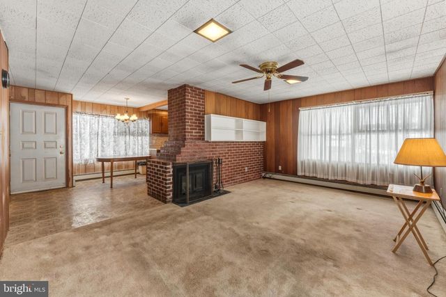 57 PALM LN, Levittown, PA 19054