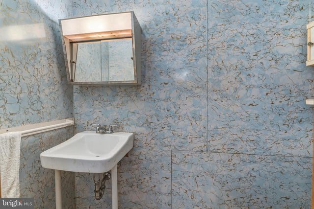 57 PALM LN, Levittown, PA 19054