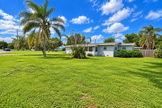 1325 LAKE SHIPP DR N, Winter Haven, FL 33880