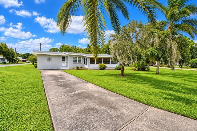 1325 LAKE SHIPP DR N, Winter Haven, FL 33880