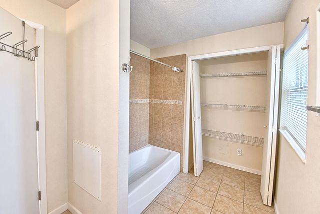 1325 LAKE SHIPP DR N, Winter Haven, FL 33880