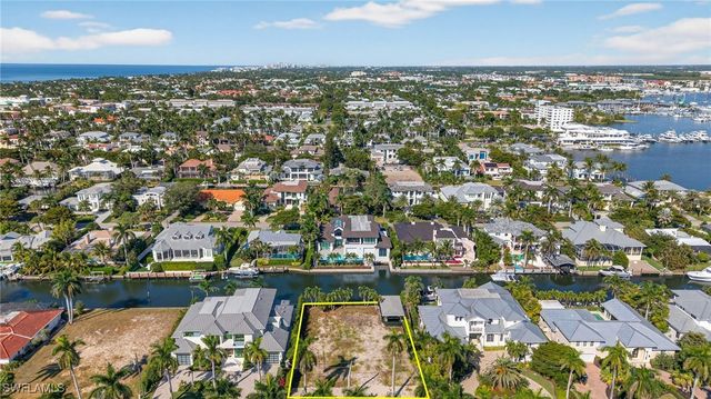 601 17TH AVE S, Naples, FL 34102
