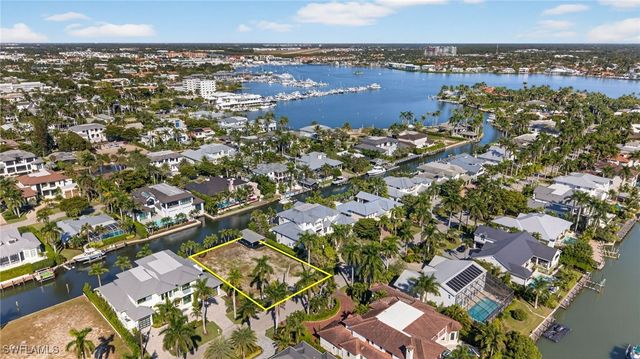 601 17TH AVE S, Naples, FL 34102