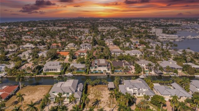 601 17TH AVE S, Naples, FL 34102