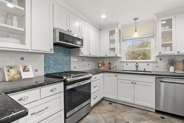 1427 Adkins Road, Houston, TX 77055