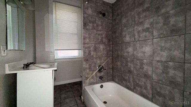 2478 Paris Street, Cincinnati, OH 45219