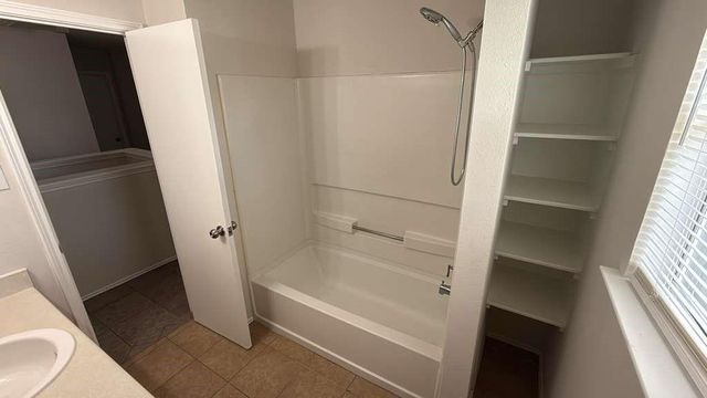 6622 Sutton Meadows Dr, Houston, TX 77086