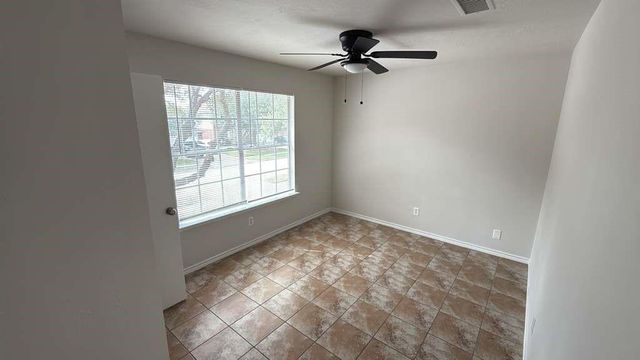 6622 Sutton Meadows Dr, Houston, TX 77086