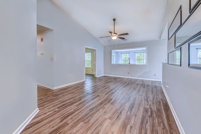 1108 Fox Sparrow Dr., Murrells Inlet, SC 29576