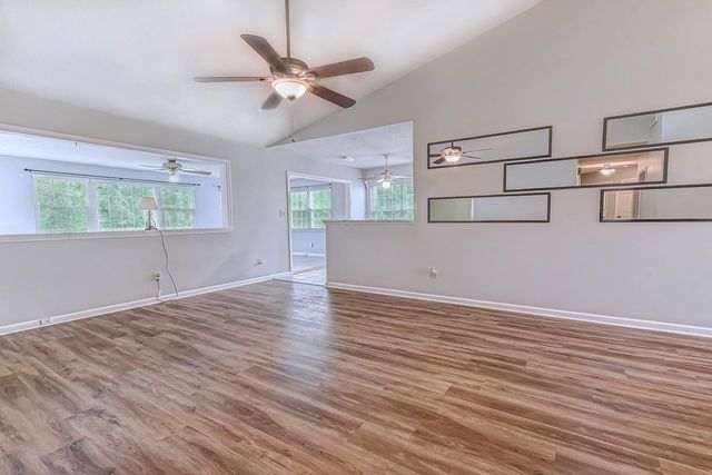 1108 Fox Sparrow Dr., Murrells Inlet, SC 29576