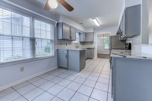1108 Fox Sparrow Dr., Murrells Inlet, SC 29576