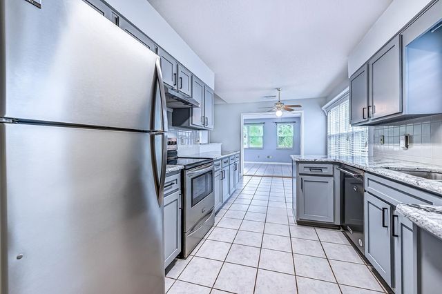 1108 Fox Sparrow Dr., Murrells Inlet, SC 29576
