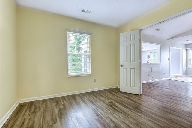 1108 Fox Sparrow Dr., Murrells Inlet, SC 29576