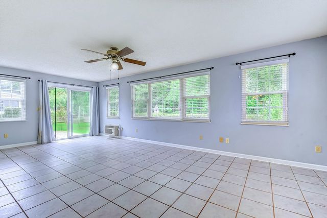 1108 Fox Sparrow Dr., Murrells Inlet, SC 29576
