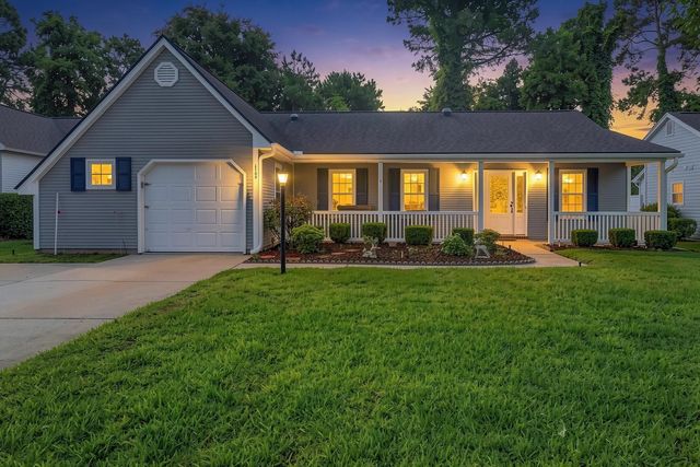 1108 Fox Sparrow Dr., Murrells Inlet, SC 29576