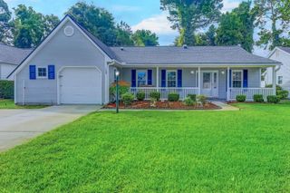 1108 Fox Sparrow Dr., Murrells Inlet, SC 29576