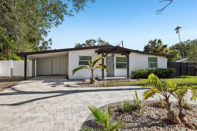 1524 CONNECTICUT AVENUE NE, St Petersburg, FL 33703