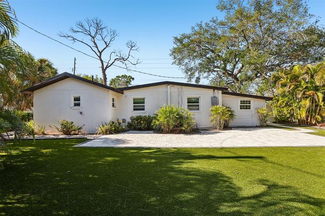 1524 CONNECTICUT AVENUE NE, St Petersburg, FL 33703