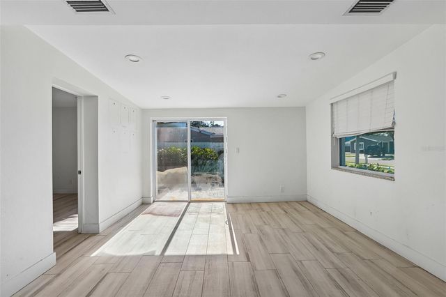 1524 CONNECTICUT AVENUE NE, St Petersburg, FL 33703