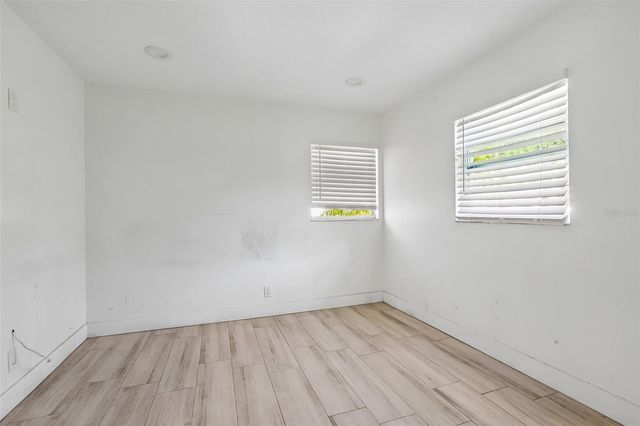 1524 CONNECTICUT AVENUE NE, St Petersburg, FL 33703