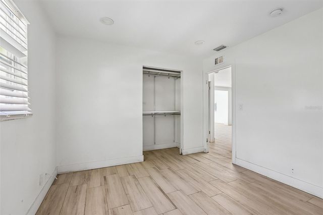 1524 CONNECTICUT AVENUE NE, St Petersburg, FL 33703