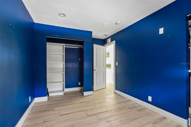1524 CONNECTICUT AVENUE NE, St Petersburg, FL 33703