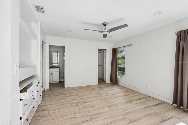 1524 CONNECTICUT AVENUE NE, St Petersburg, FL 33703