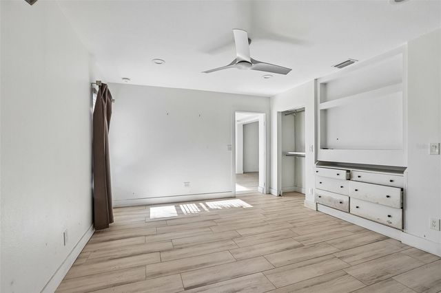 1524 CONNECTICUT AVENUE NE, St Petersburg, FL 33703