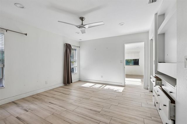 1524 CONNECTICUT AVENUE NE, St Petersburg, FL 33703