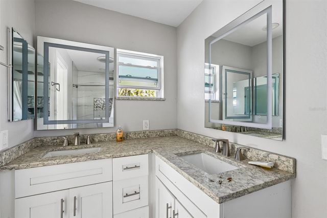 1524 CONNECTICUT AVENUE NE, St Petersburg, FL 33703