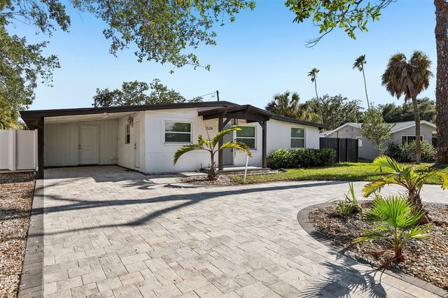 1524 CONNECTICUT AVENUE NE, St Petersburg, FL 33703