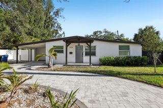 1524 CONNECTICUT AVENUE NE, St Petersburg, FL 33703